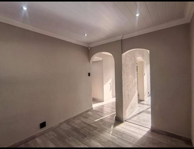 3 BEDROOM PROPERTY TO RENT IN WINDSOR PARK ESTATE